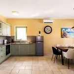 Nyaraló In With Sauna