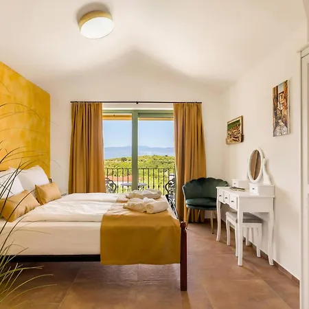 Amazing Home In Vrbnik With Sauna Feriehus *