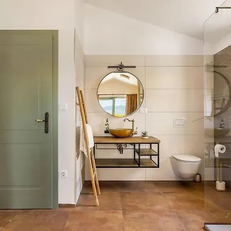 Amazing Home In Vrbnik With Sauna Vrbnik (Primorje-Gorski Kotar)